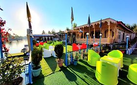 Aziz Palace Group Of Houseboats